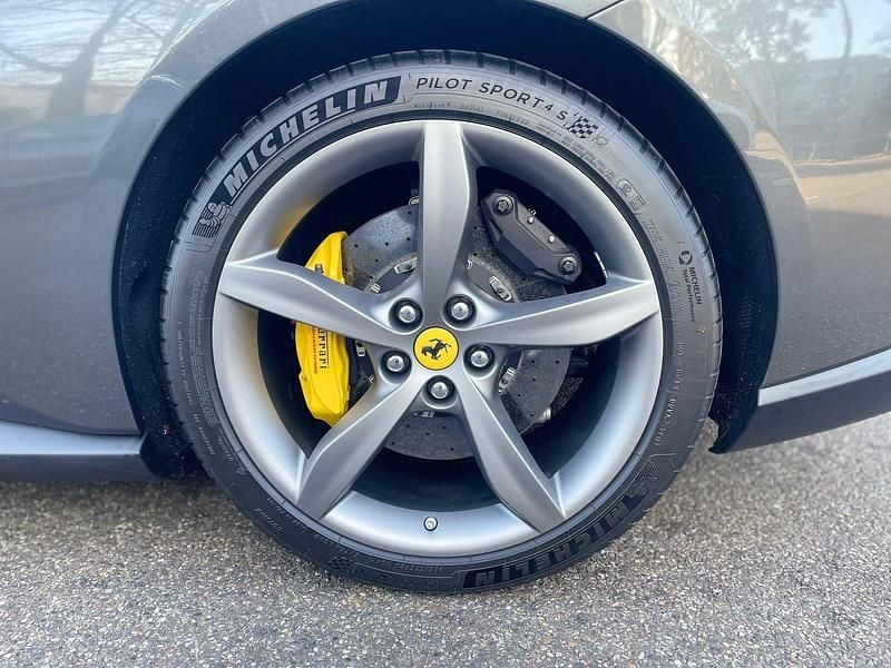 Gebraucht Ferrari Portofino 600 PS (441 kW) 2020 Grau Cabrio