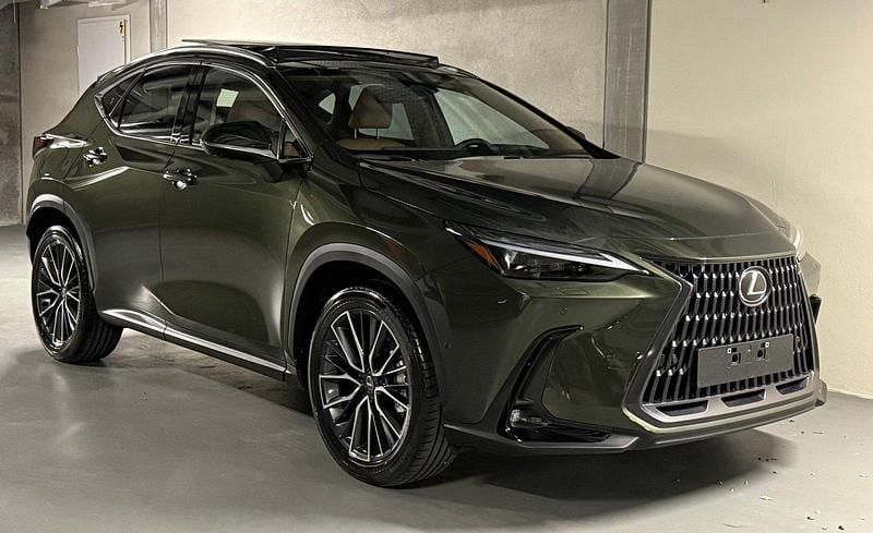 Neu Lexus NX450h+ E-FOUR 309 PS (227 kW) 2025 SUV
