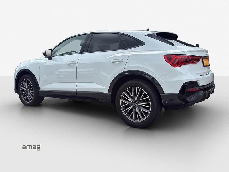 Gebraucht Audi Q3 Sportback Attraction 150 PS (110 kW) 2023 Gletscherweiss metallic SUV