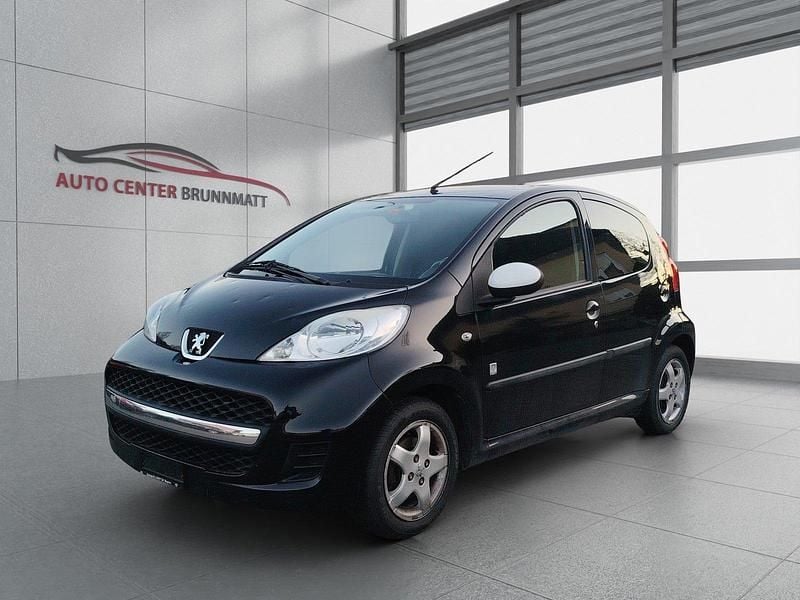 Gebraucht Peugeot 107 68 PS (50 kW) 2011 Kleinwagen