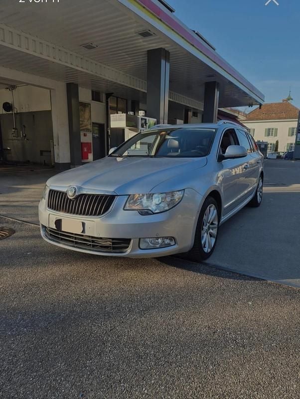 Gebraucht Skoda Superb Comfort 160 PS (117 kW) 2010 Kombi
