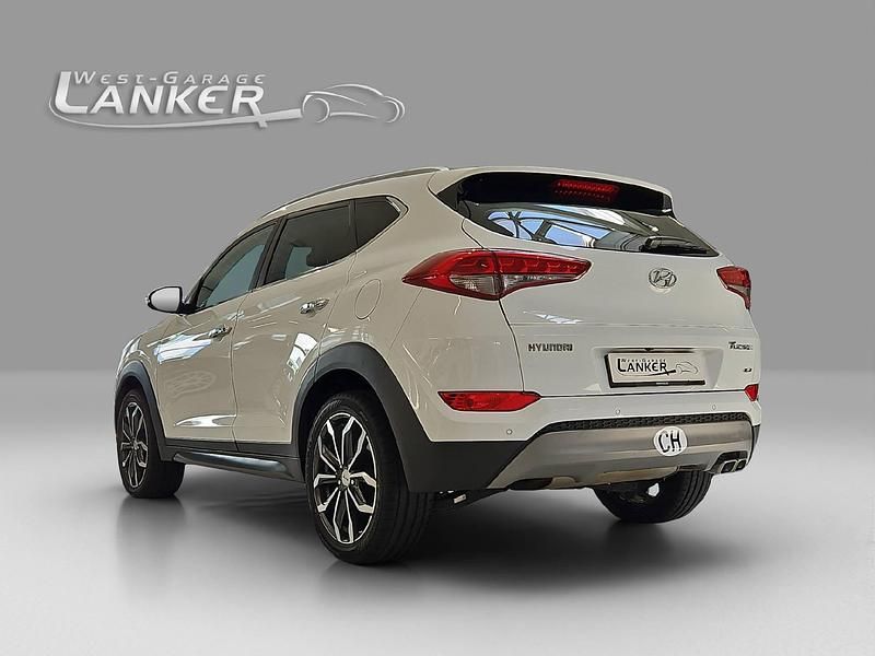 Gebraucht Hyundai Tucson 136 PS (100 kW) 2016 Weiss SUV