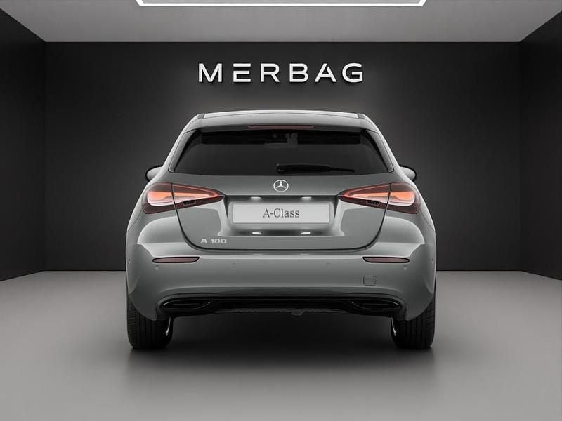 Gebraucht Mercedes A180 Night 136 PS (100 kW) 2023 Limousine