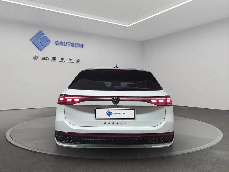 Gebraucht VW Passat R-line 150 PS (110 kW) 2025 Weiss Kombi