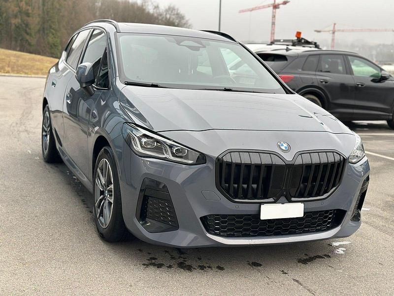Gebraucht BMW 220 Active Tourer M Sport 156 PS (114 kW) 2023 Grau Van / Kleinbus