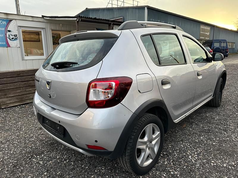 Gebraucht Dacia Sandero Lauréate 90 PS (66 kW) 2015 Kleinwagen