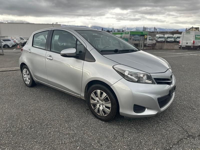 Gebraucht Toyota Yaris Premium 99 PS (72 kW) 2013 Kleinwagen