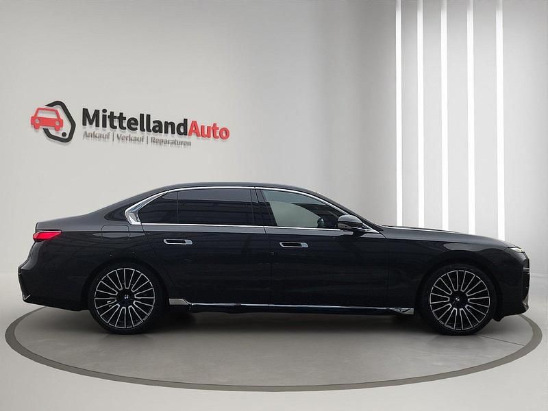Gebraucht BMW 740 M Sport 286 PS (210 kW) 2025 Limousine