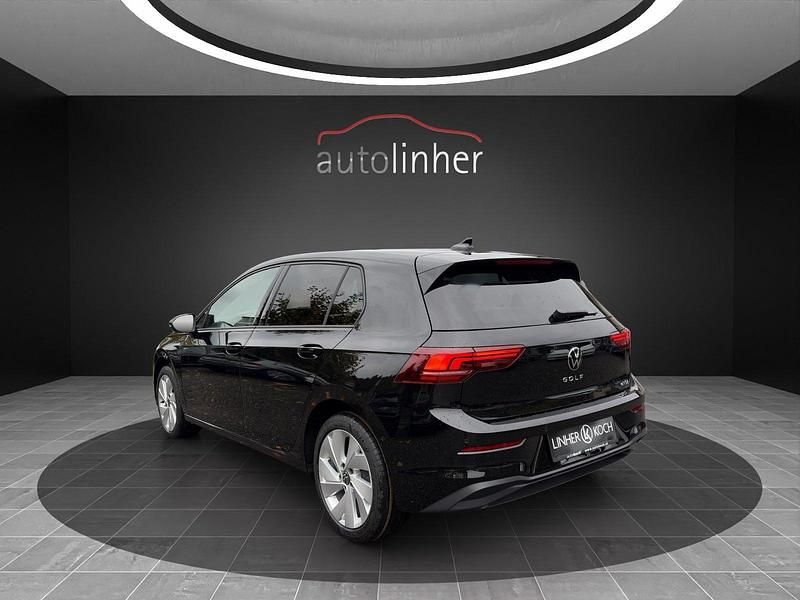 Neu VW Golf Basis 115 PS (84 kW) 2025 Limousine