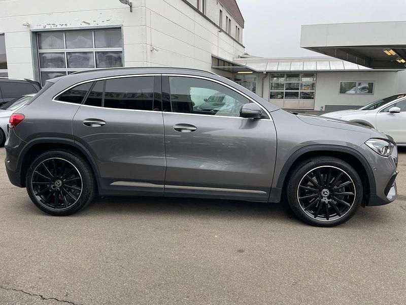 Gebraucht Mercedes GLA250 AMG line 224 PS (164 kW) 2020 SUV