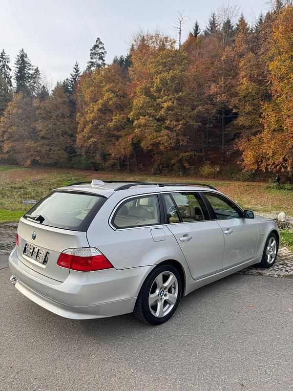 Gebraucht BMW 530 235 PS (172 kW) 2009 Kombi