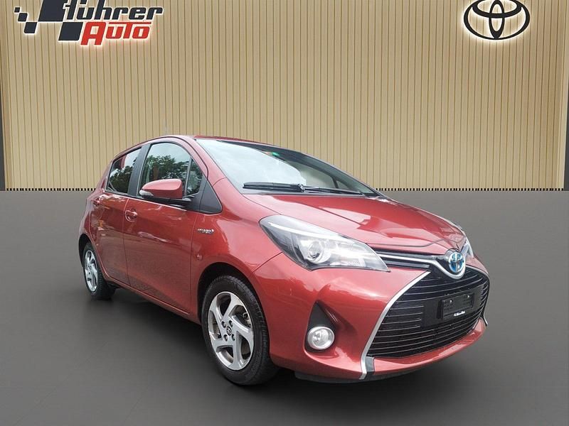 Gebraucht Toyota Yaris Hybrid Trend 101 PS (74 kW) 2015 Limousine