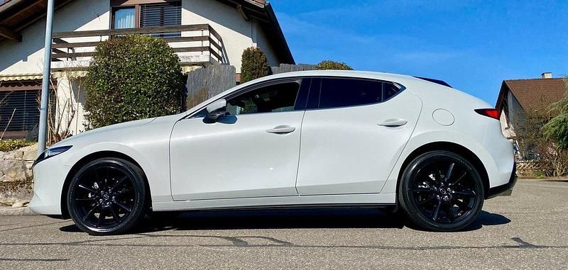 Neu Mazda 3 186 PS (136 kW) 2025 Limousine