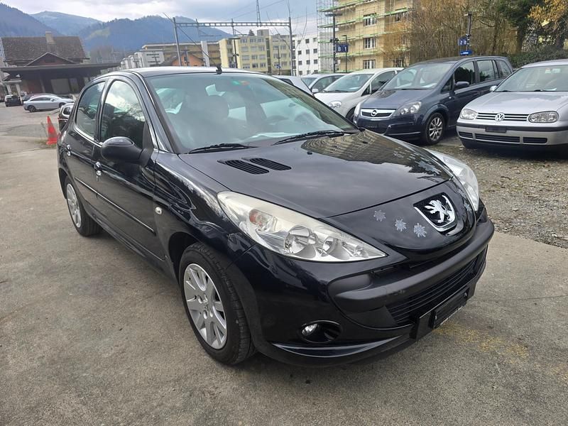 Gebraucht Peugeot 206+ 75 PS (55 kW) 2010 Kleinwagen