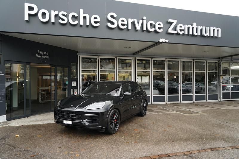 Schwarz Gebraucht 2025 Porsche Cayenne Turbo E-Hybrid SUV | CHF 189’999 - Bild 1/4