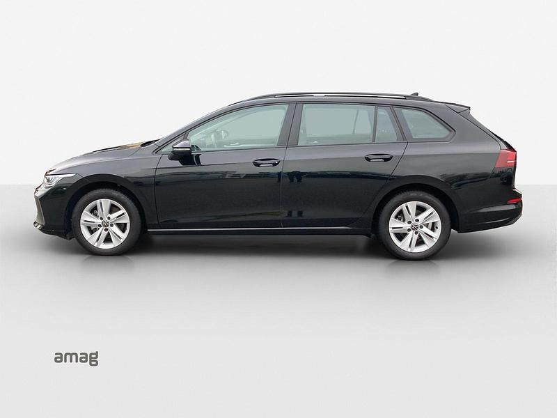 Gebraucht VW Golf VIII Life 150 PS (110 kW) 2025 Grenadill black metallic Kombi