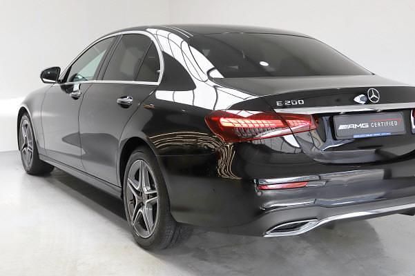 Gebraucht Mercedes E200 AMG line 197 PS (144 kW) 2023 Schwarz Limousine
