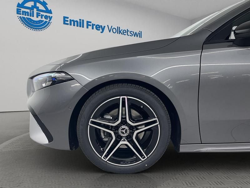 Neu Mercedes A200 AMG line 177 PS (130 kW) 2025 Grau Limousine