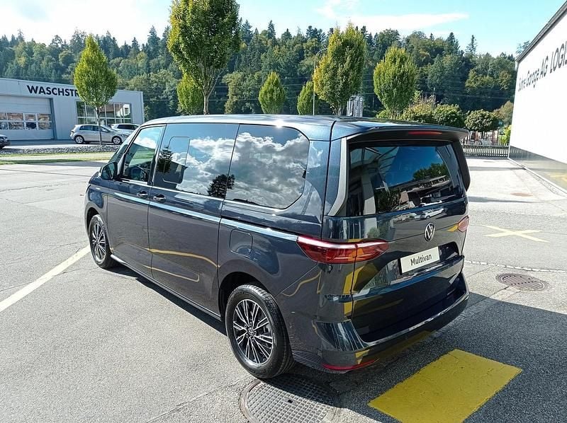Gebraucht VW Multivan 204 PS (150 kW) 2024 Blau Van