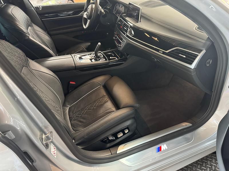 Gebraucht BMW 750 400 PS (294 kW) 2019 Limousine