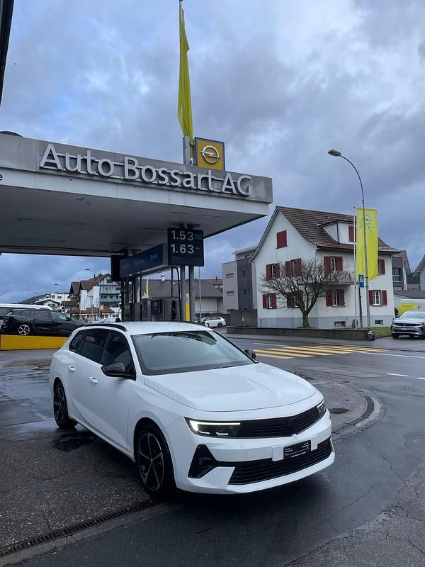 Gebraucht Opel Astra 130 PS (95 kW) 2024 Kombi