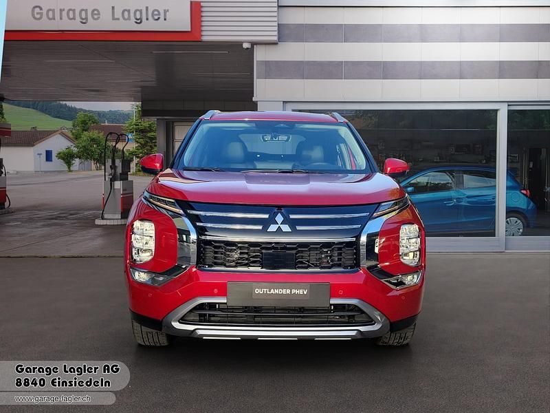 Rot Neu 2025 Mitsubishi Outlander P-HEV Intense SUV | CHF 60’030 (Etwas zu teuer) - Bild 1/4