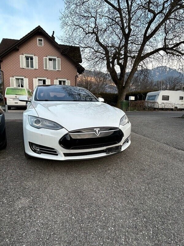 Gebraucht 2013 Tesla Model S Performance Kleinwagen | CHF 16’700 (Teuer) - Bild 1/4
