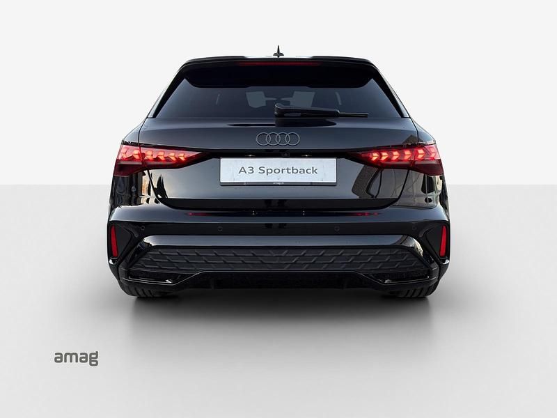 Neu Audi A3 Attraction 150 PS (110 kW) 2025 Mythosschwarz metallic Limousine