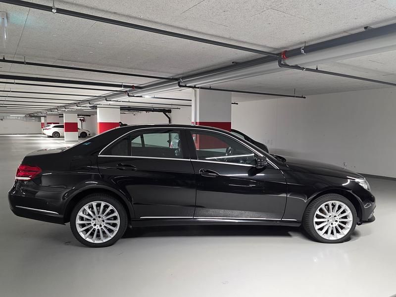 Gebraucht Mercedes E250 204 PS (150 kW) 2014 Schwarz Limousine