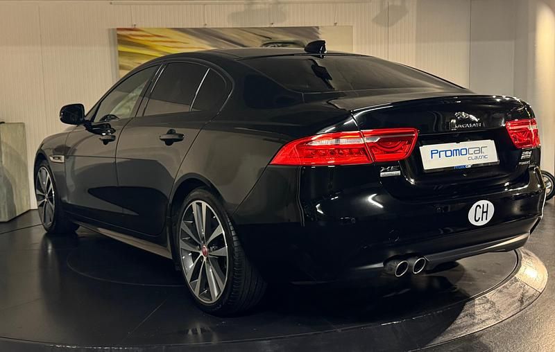 Gebraucht Jaguar XE R-Sport 180 PS (132 kW) 2017 Limousine