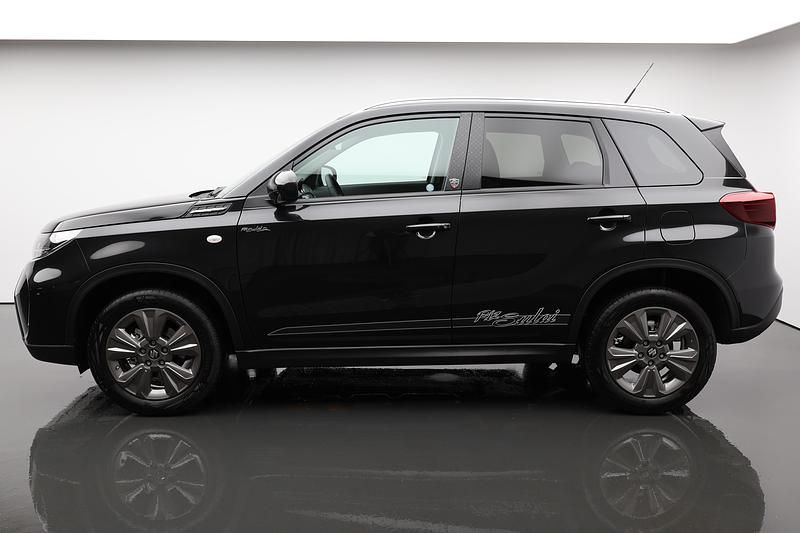 Gebraucht Suzuki Vitara 116 PS (85 kW) 2025 Schwarz SUV