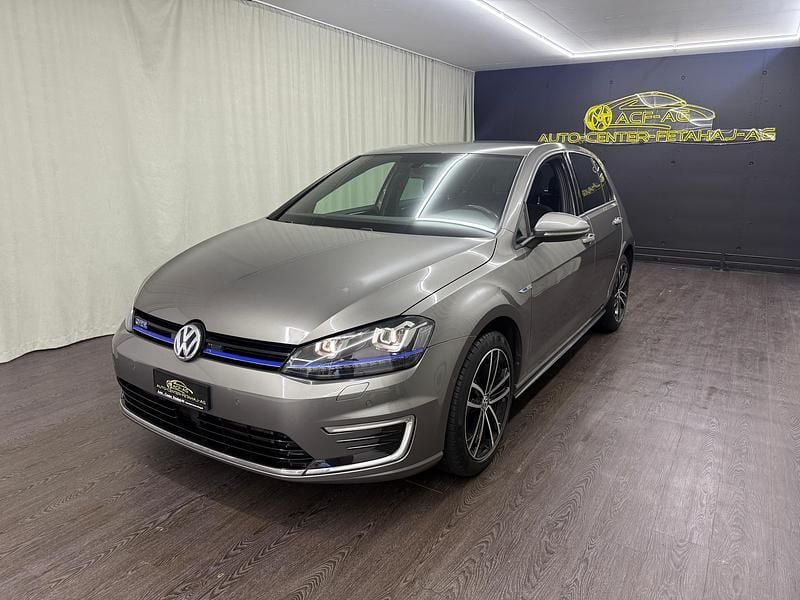 Grau Gebraucht 2015 VW Golf VII GTE Limousine | CHF 12’999 (Fairer Preis) - Bild 1/4
