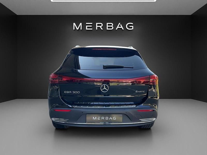 Gebraucht Mercedes EQA300 168 kW (229 PS) 2024 Schwarz SUV