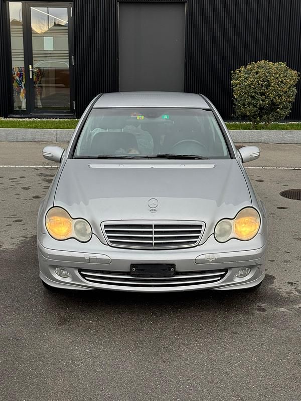 Gebraucht Mercedes C200 Classic 163 PS (119 kW) 2004