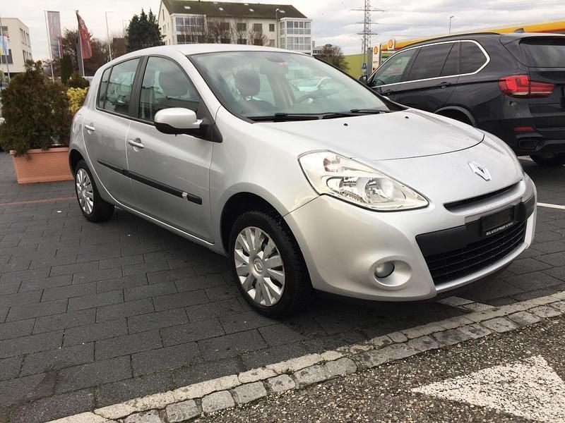 Gebraucht Renault Clio II Expression 75 PS (55 kW) 2011