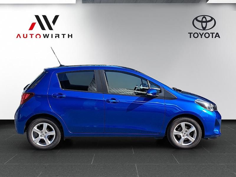 Gebraucht Toyota Yaris Luna 99 PS (72 kW) 2015 Blau Limousine