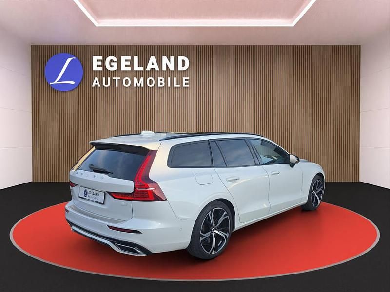 Gebraucht Volvo V60 R-Design 392 PS (288 kW) 2021 Kombi