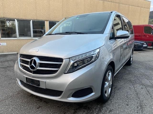 Gebraucht Mercedes V220 163 PS (119 kW) 2017 Van / Kleinbus