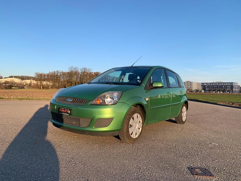 Gebraucht Ford Fiesta Trend 80 PS (58 kW) 2007 Kleinwagen