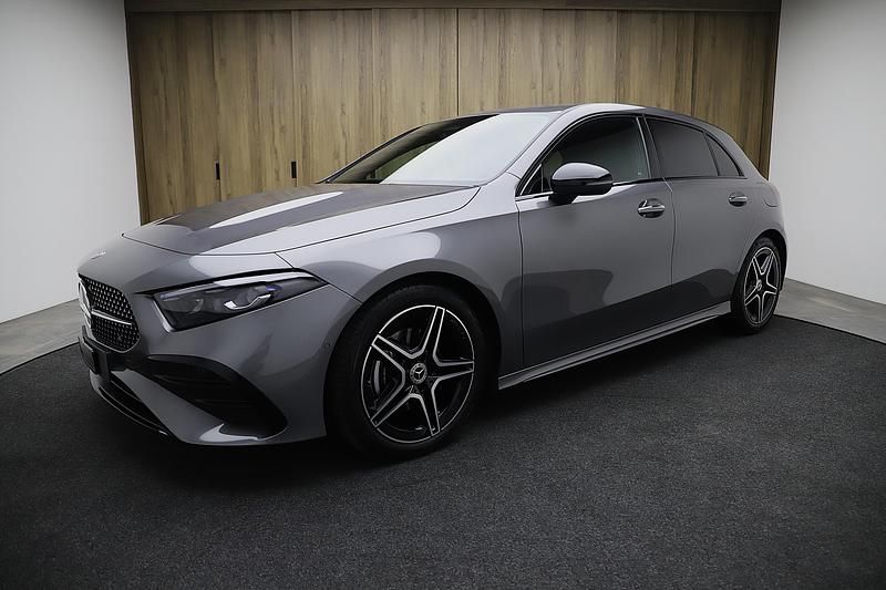 Gebraucht 2025 Mercedes A200 AMG line | CHF 33’800 - Bild 1/4