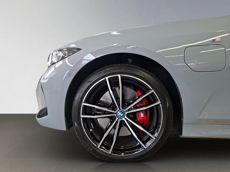 Gebraucht BMW 330e 292 PS (214 kW) 2025 Kombi