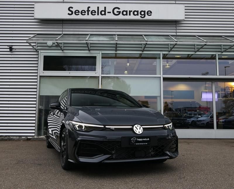 Grau Neu 2026 VW Golf R-line Limousine | CHF 37’390 (Guter Preis) - Bild 1/4