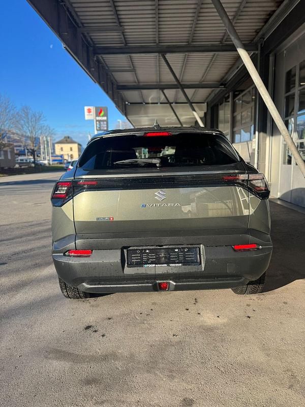 Neu Suzuki Vitara 135 kW (184 PS) 2026 Grün SUV