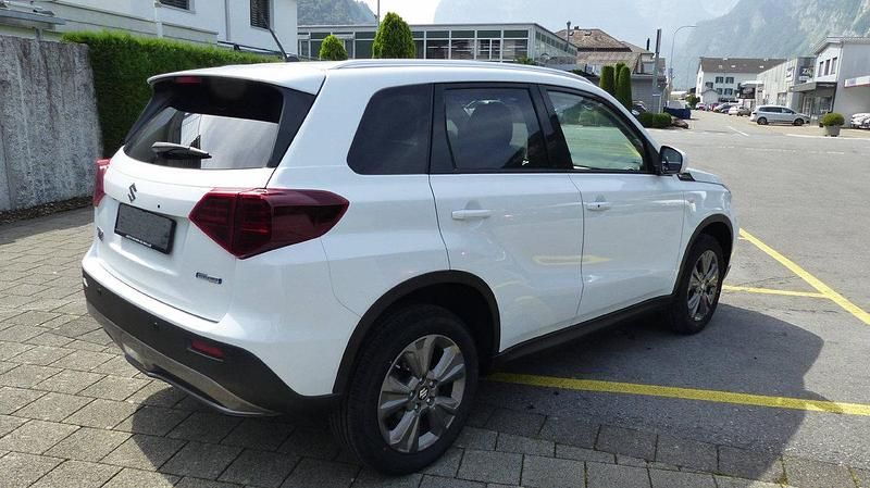 Neu Suzuki Vitara 110 PS (80 kW) 2025 SUV