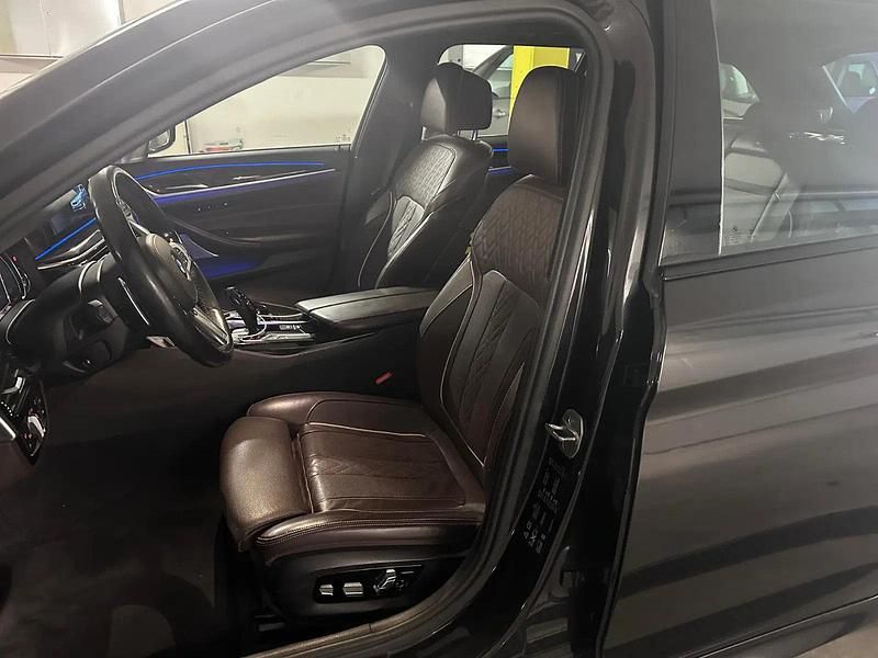 Gebraucht BMW 530 Shadowline 265 PS (194 kW) 2018 Kombi