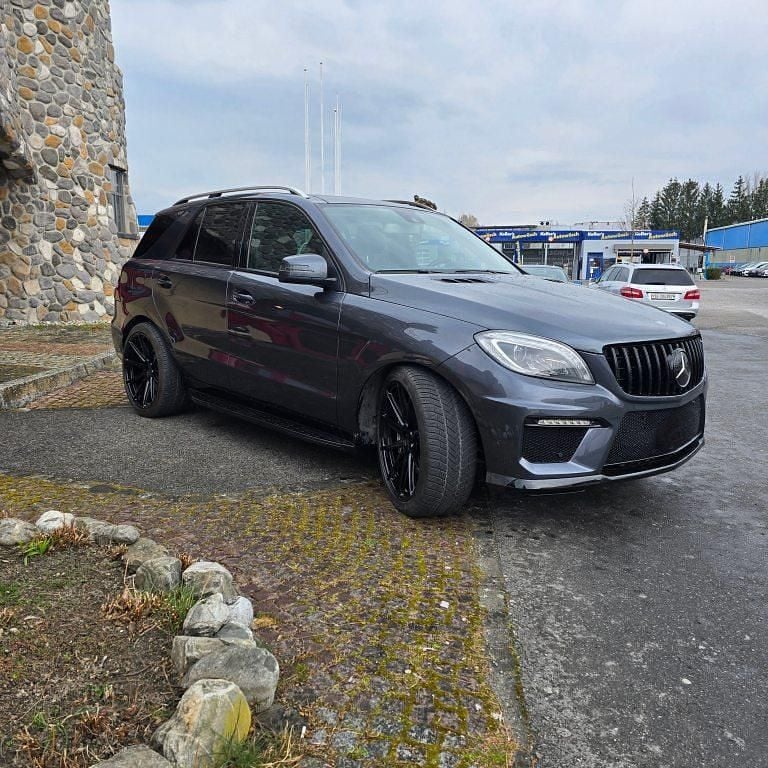 Gebraucht Mercedes ML63 AMG AMG 557 PS (409 kW) 2012 SUV