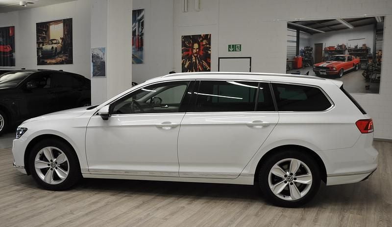 Gebraucht VW Passat Elegance 200 PS (147 kW) 2022 Kombi