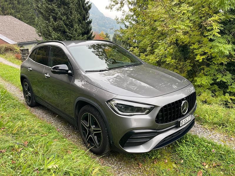 Gebraucht Mercedes GLA250 AMG line 224 PS (164 kW) 2021 SUV