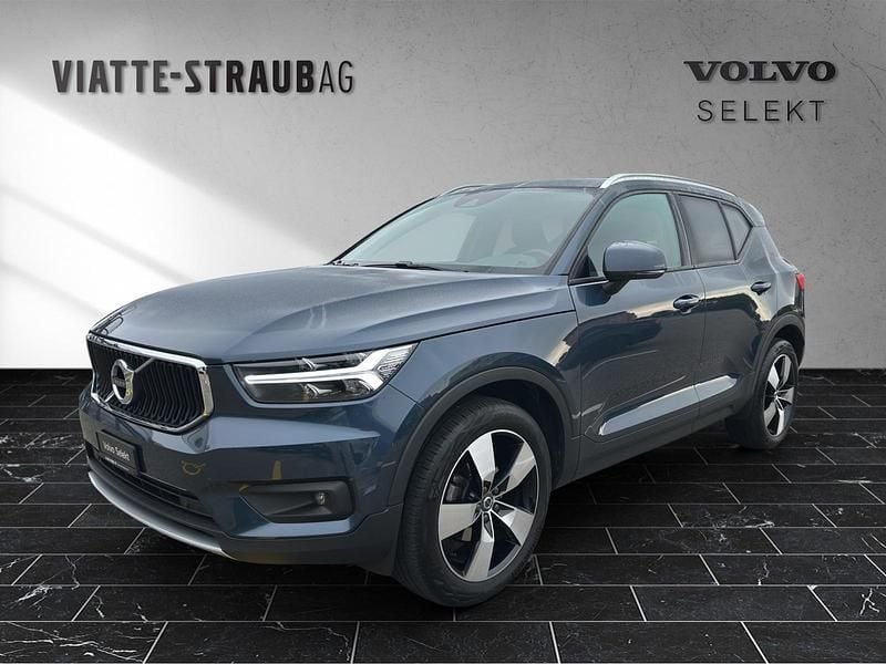 Blau Gebraucht 2022 Volvo XC40 Momentum SUV | CHF 26’600 (Etwas zu teuer) - Bild 1/4