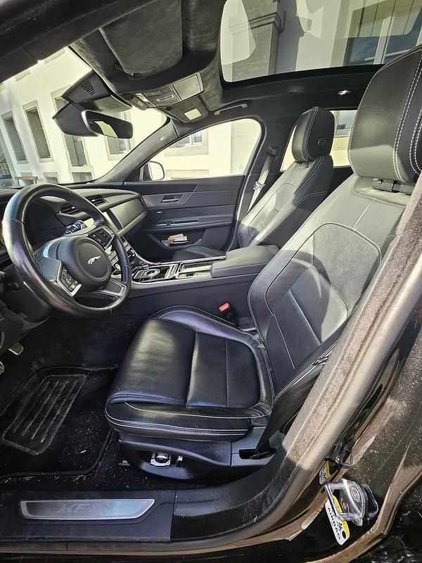 Gebraucht Jaguar XF Sportbrake Chequered Flag 180 PS (132 kW) 2020 Kombi